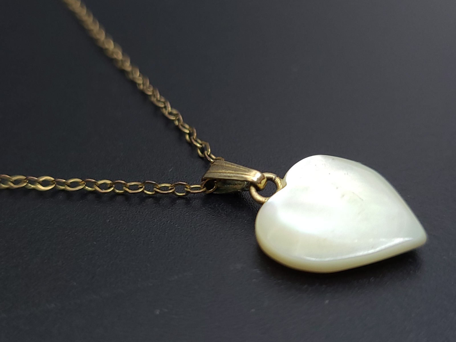 Vintage Carla 1/20 12K GF Mother of Pearl Heart Necklace 18″