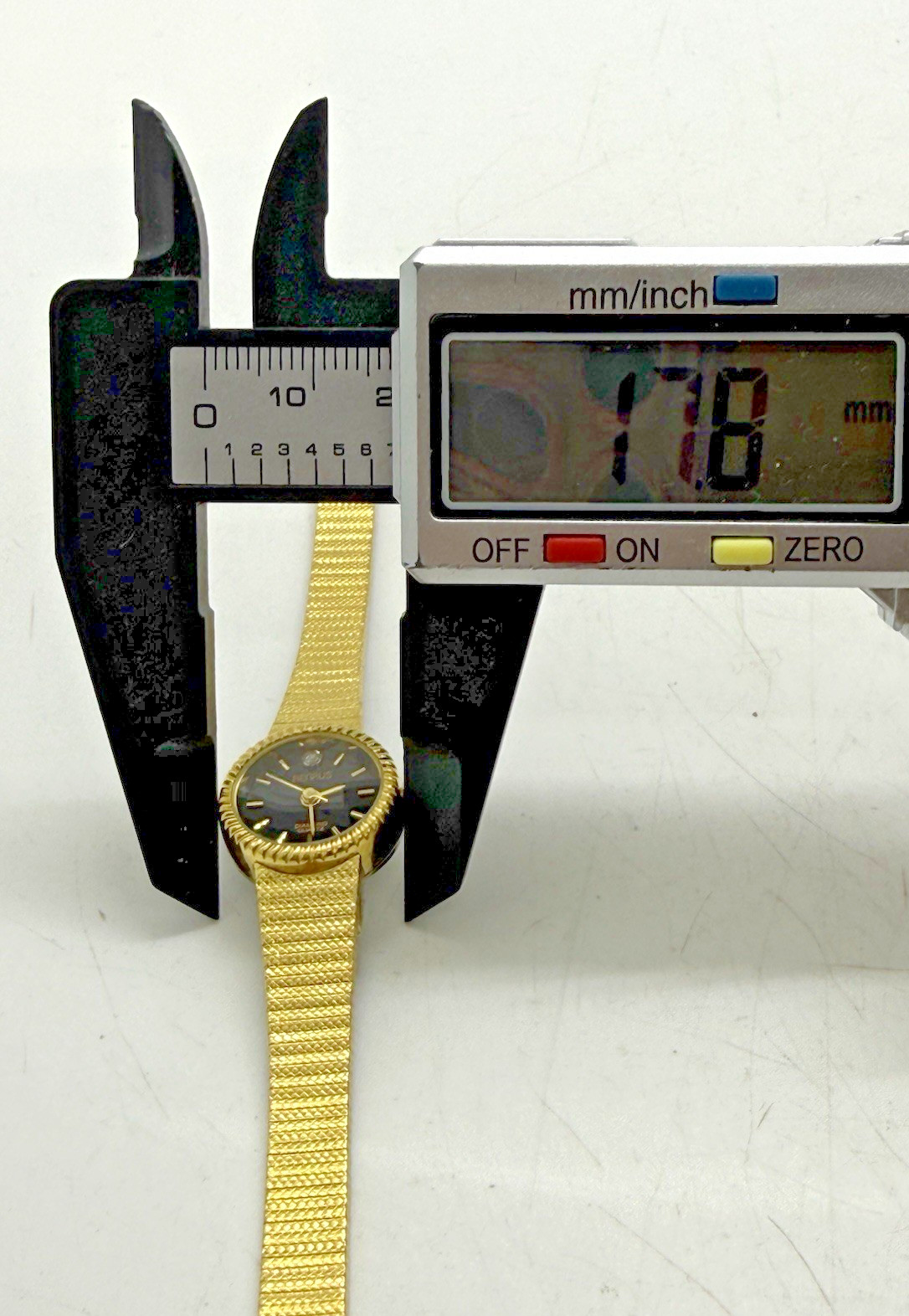Vtg Benrus Diamond Quartz Women’s Watch Black Dial Gold Tone Stainless Steel
