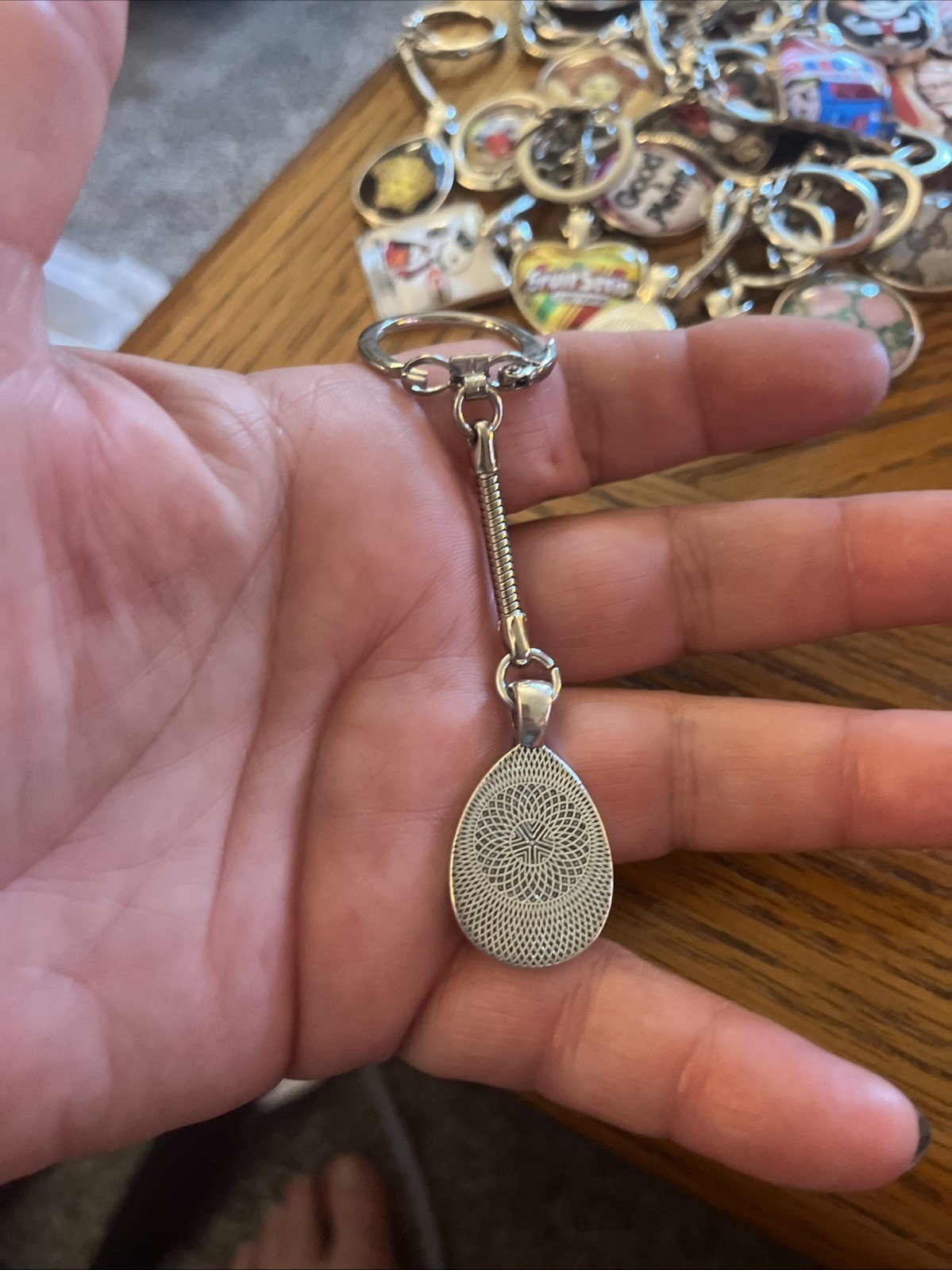 Brand-New 3D Tear Drop Shaped Vintage Pac-Man Keychain! Well Made!