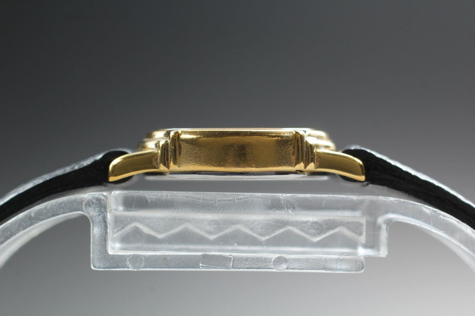 Vintage 1985 OMEGA DeVille Quartz Cal.1455 Gold Guilloche 20mm Women’s Watch