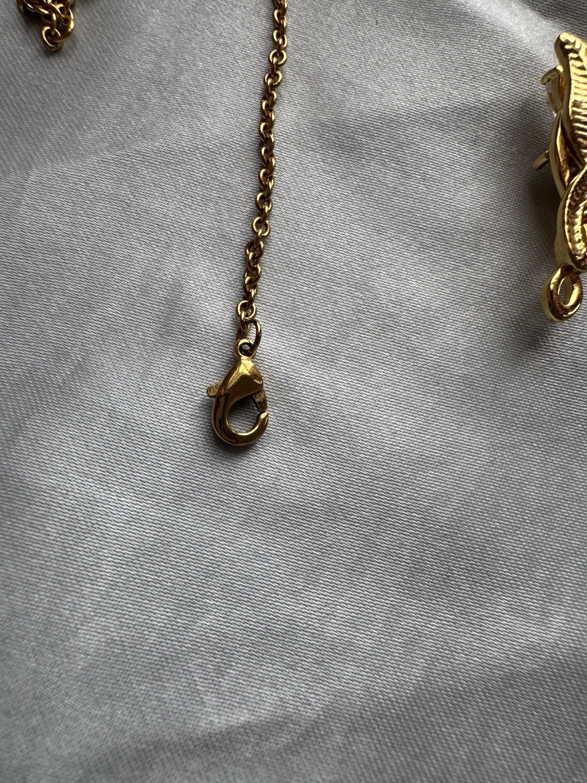 Lord of the rings lotr replica accessory necklace elvish gold stone pendant liv