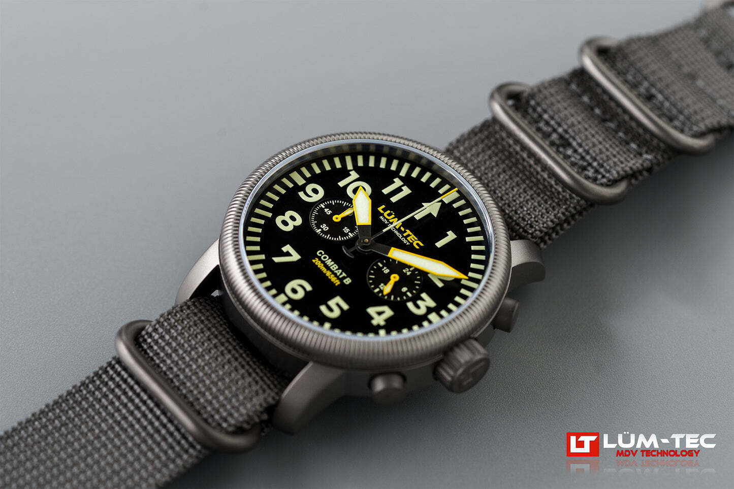 Lum-Tec Mens Watch Combat B64 Chronograph 43mm Black Dial Miyota Japan OS21J