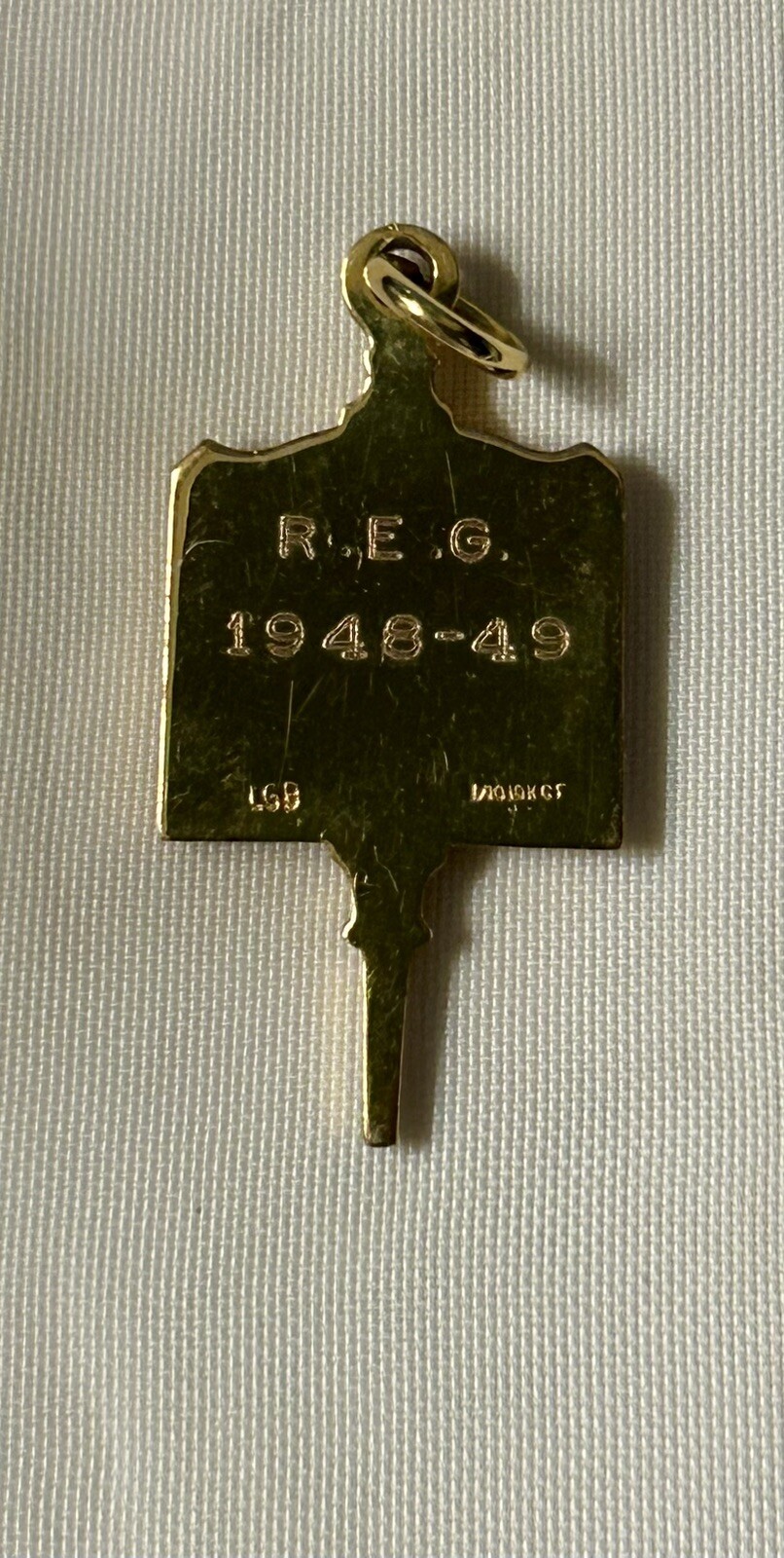 1948 -1949 1/10 10K GF VTG Who’s Who Students Colleges & Universities Pendant