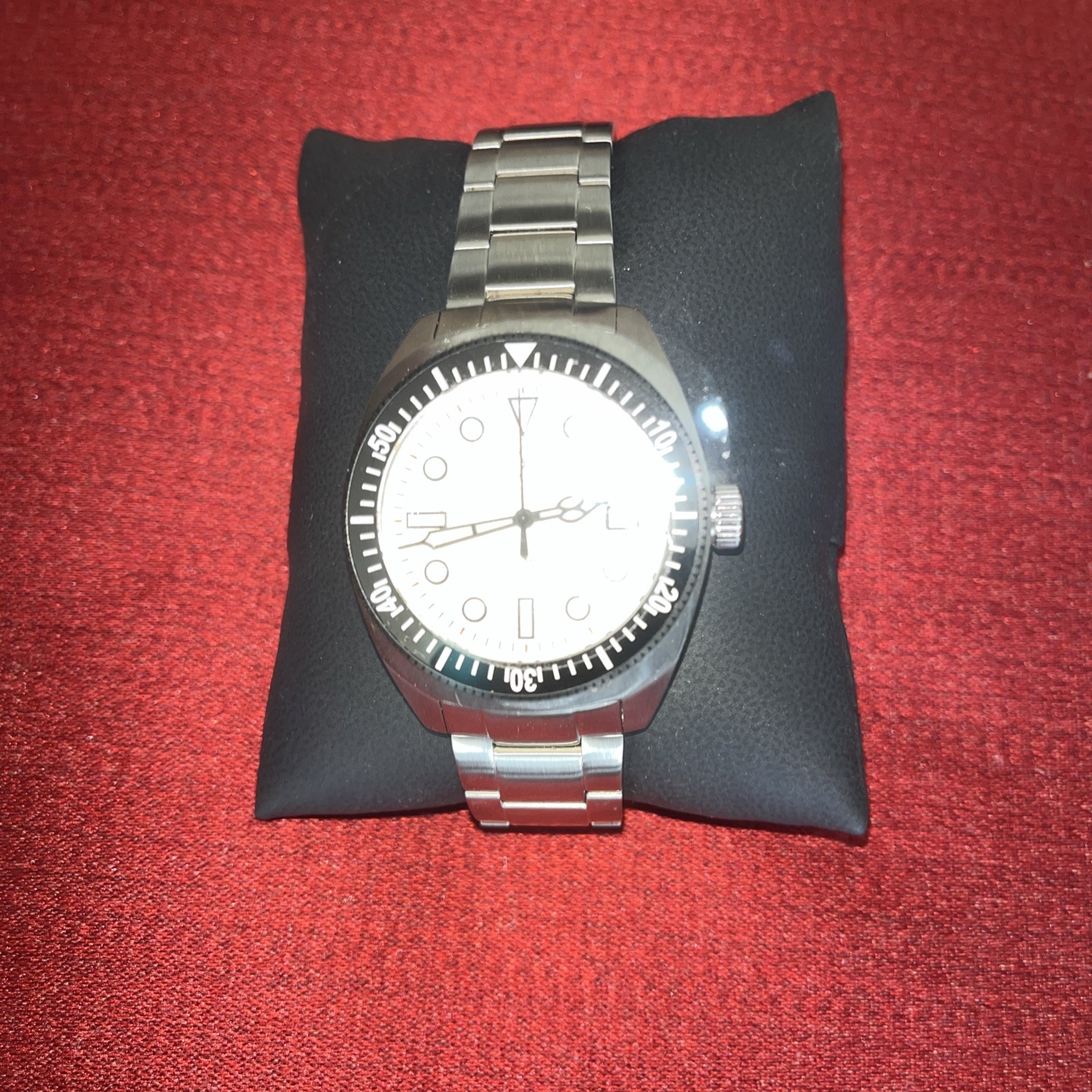 Duxot Maris White Dial Men’s Automatic 200 Meters Diver Watch In Original Box