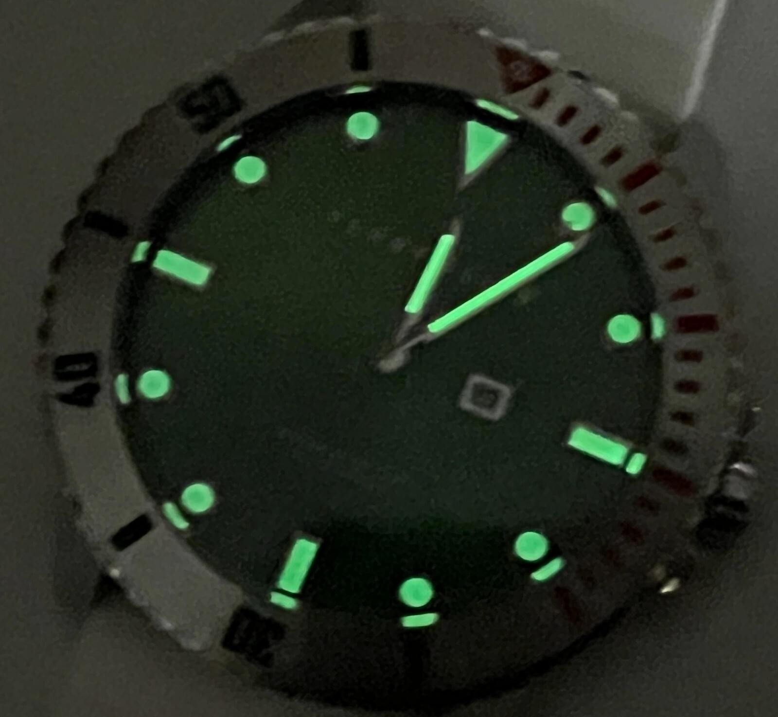 Perry Ellis 46mm Deep Diver Men’s Watch 200M WR Green Silver PEW02003-03 20ATM