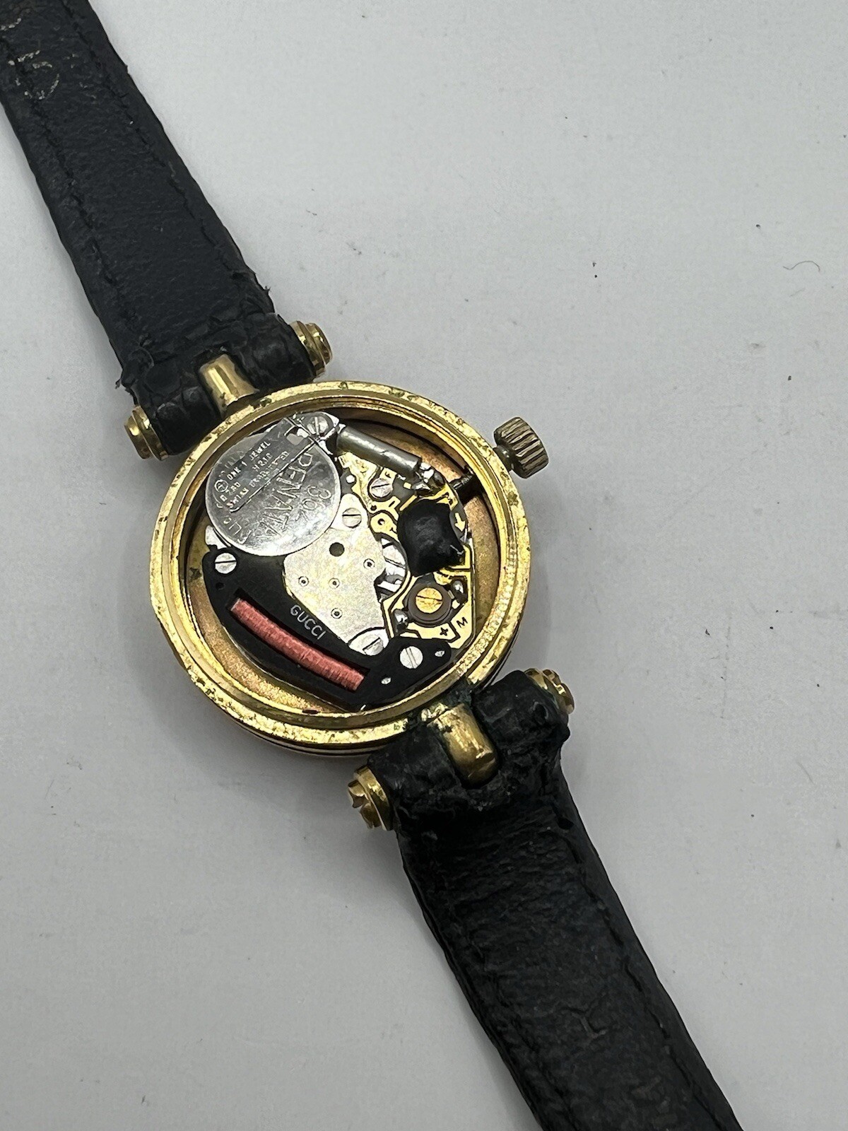 GUCCI ONE JEWEL QUARTZ WATCH ~ RUNNING ~