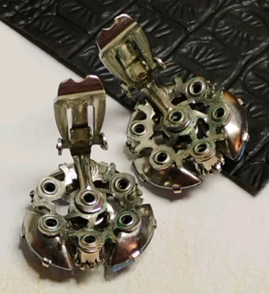 Unsigned CELEBRITY? Light Periwinkle AB Prong Set Rhinestone Clip on Earrings!