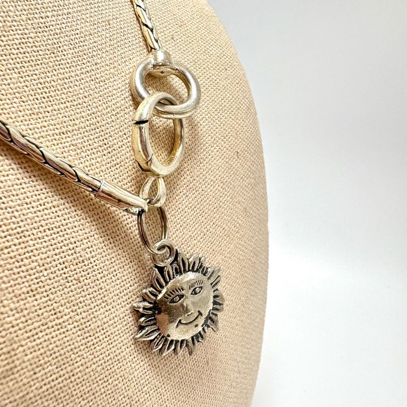 Sun Pendant Round Wheat Link Chain Necklace Silver Plated Size 20″ Length