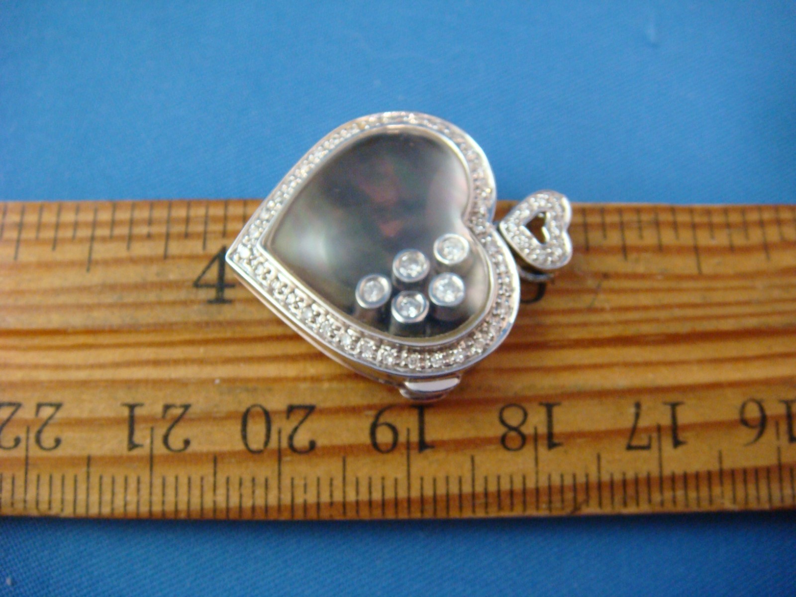 14 KT WHITE GOLD HEART SHAPE HAPPY DIAMONDS PENDANT-LOCKET 8.8 GRAMS