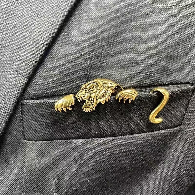 Retro Traditional Gentleman Suit Animal Shape Brooch Chest Pocket Decoration