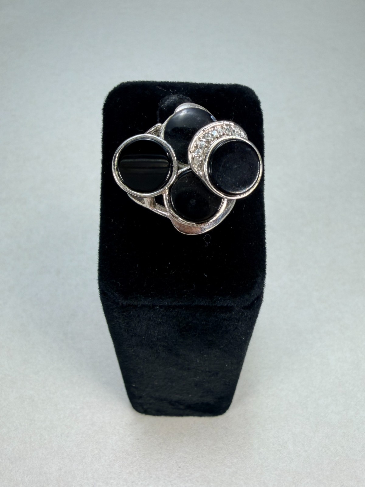 Modern Black Onyx Rhinestone Statement Ring Silver Tone Fashion Ring Size 7