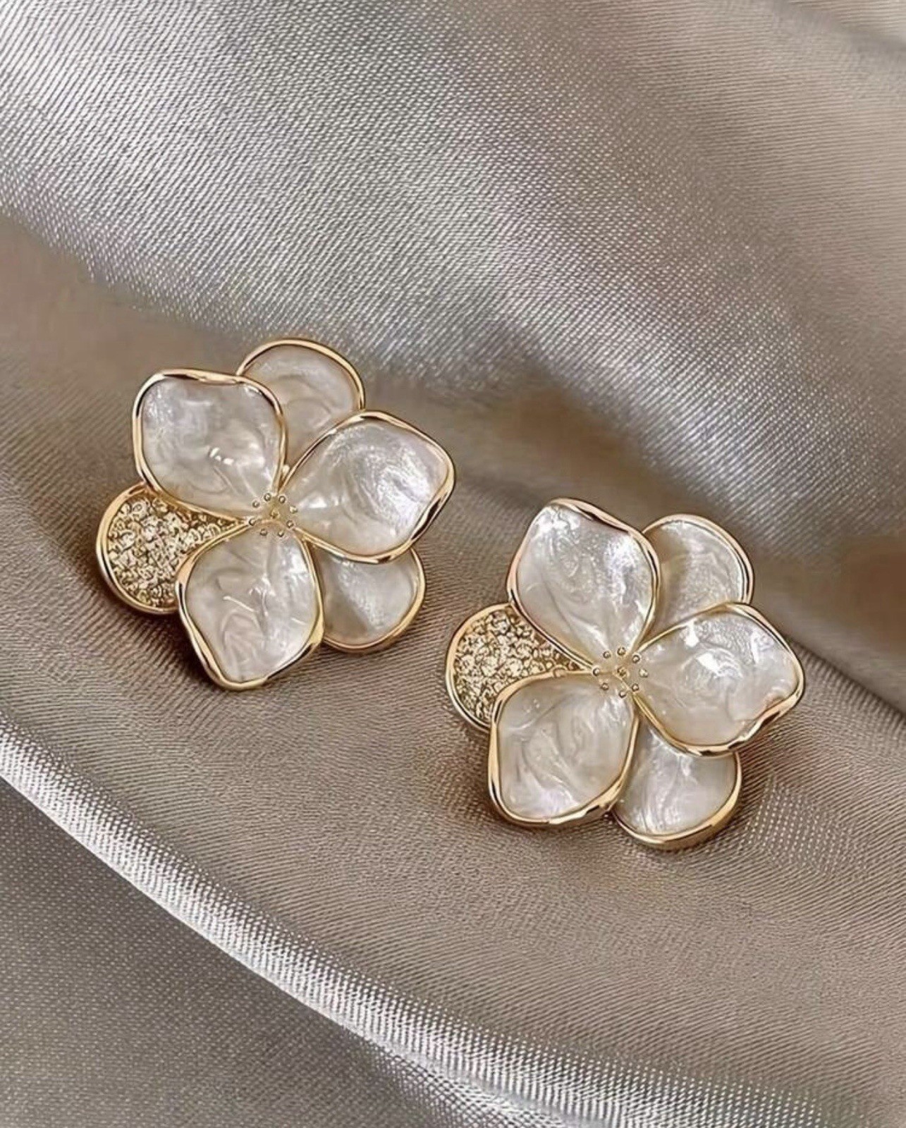 Gold-Tone White Flower Stud Earrings, Clear Crystal Accent, Metal/Plastic