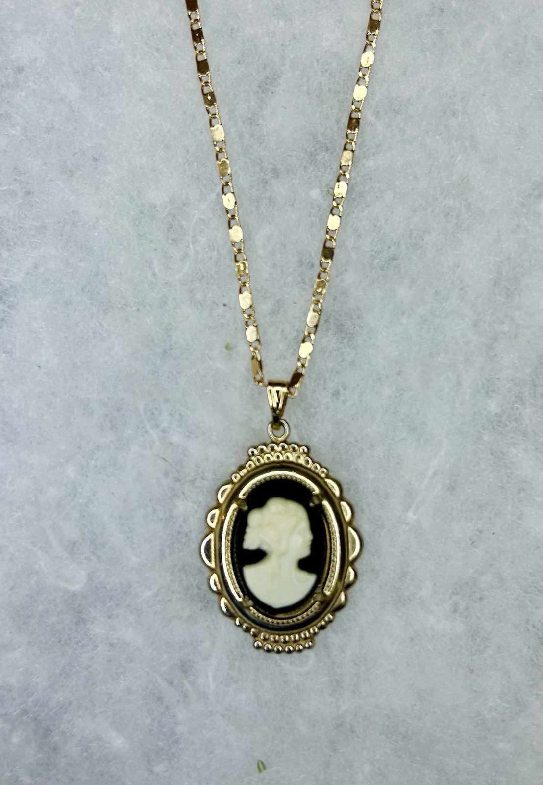 G Vintage Black & Ivory Cameo Pendant Necklace (c. 1975–1985)