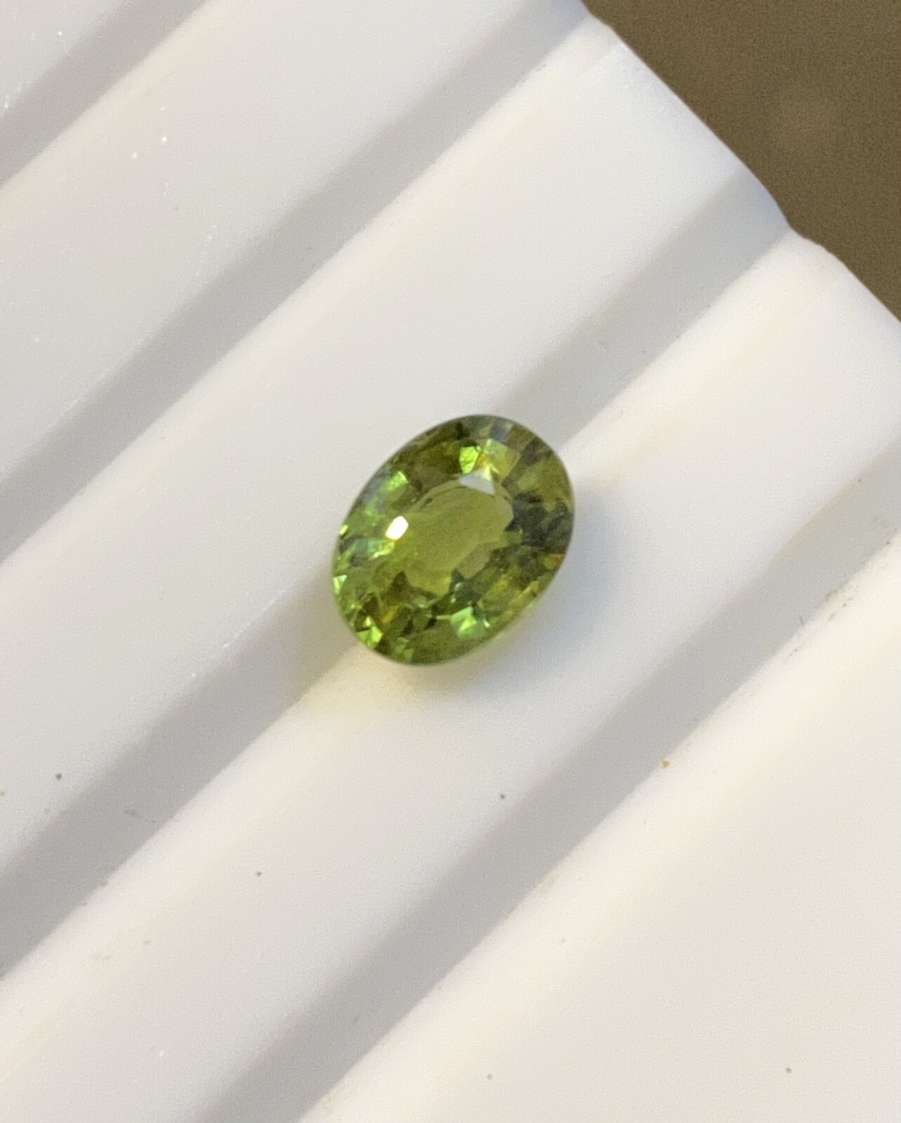 1.88CTS Green Sapphire very good cut, Oval shape