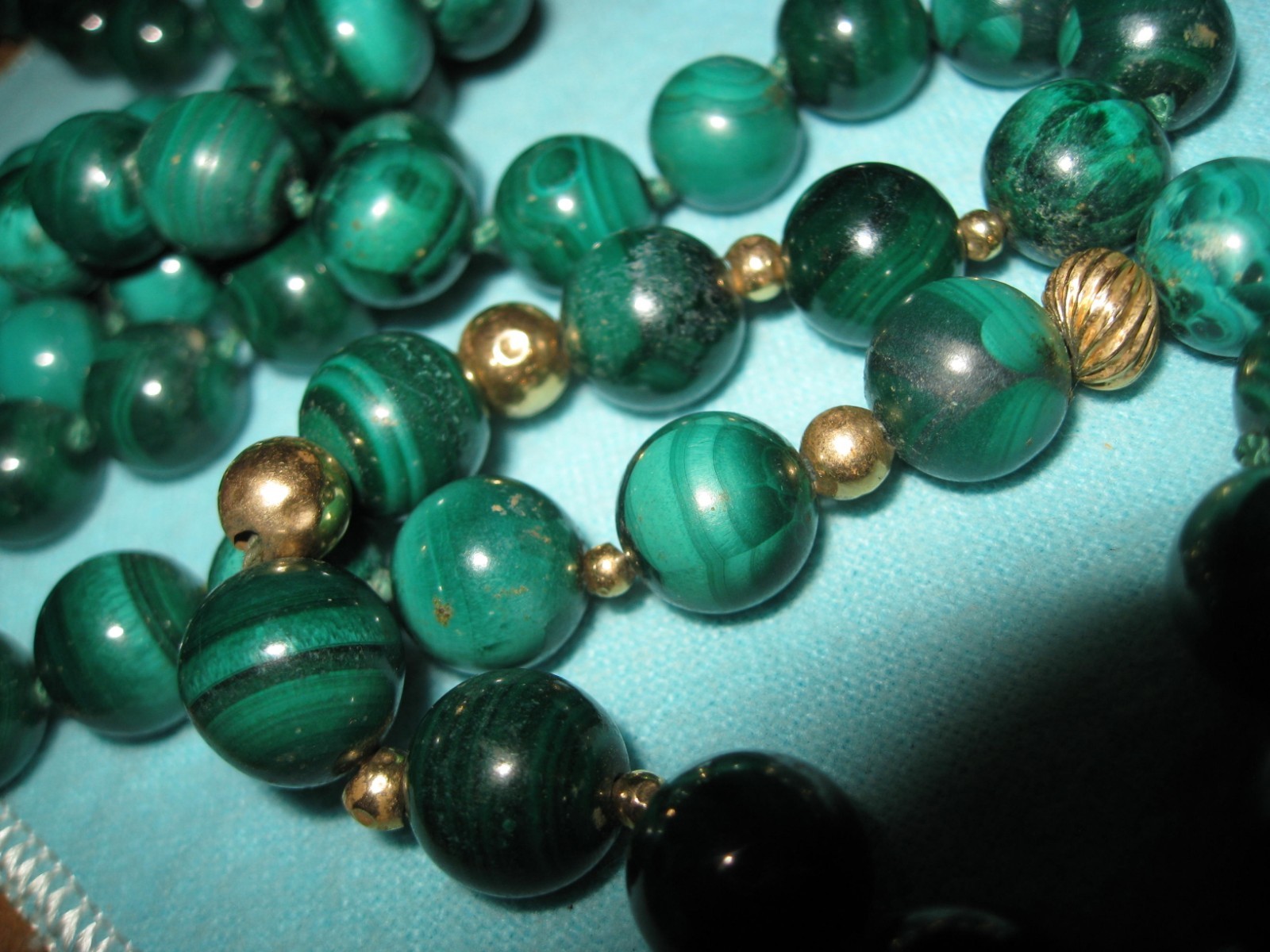Exquisite Malachite and Gold Beaded Knotted 32″ Necklace 170 grams