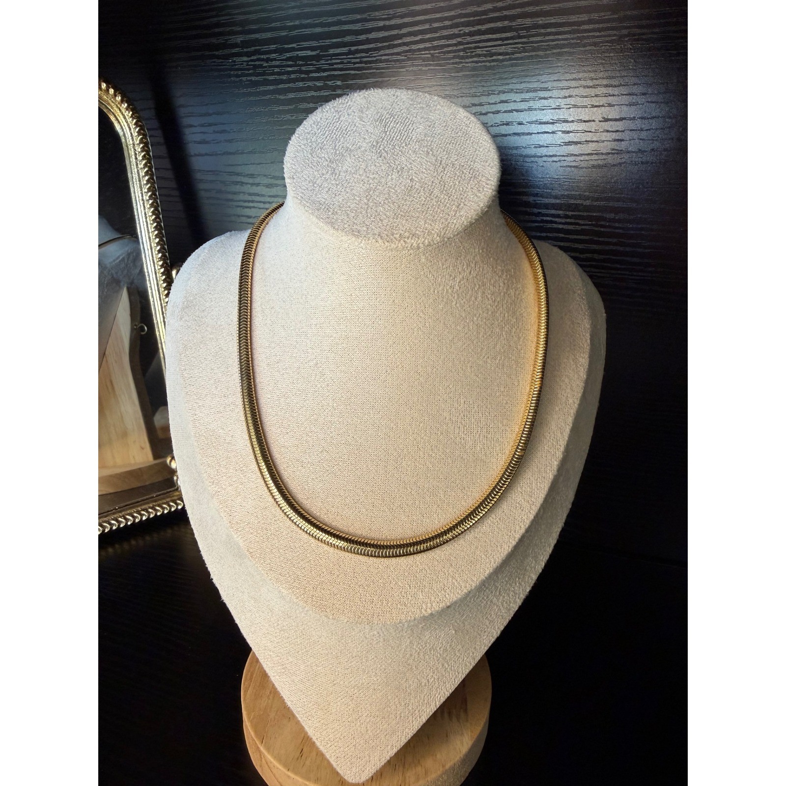 Vintage Gold Tone Snake Chain Necklace 15 Inch Omega Style Fluid Link Collar