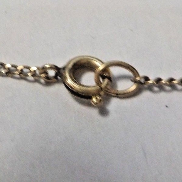 Vintage 18″ Gold Tone Chain W/ Streaked Lavander Stone Pendant