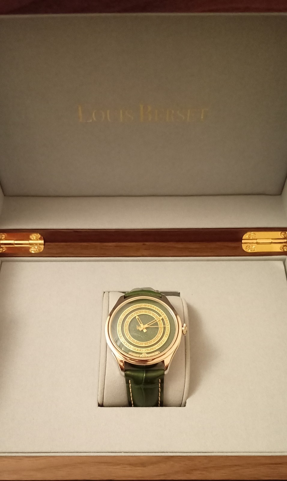 Louis Berset LB 0059 Manual Mechanical Green Dial 42mm Exhibition Caseback Box
