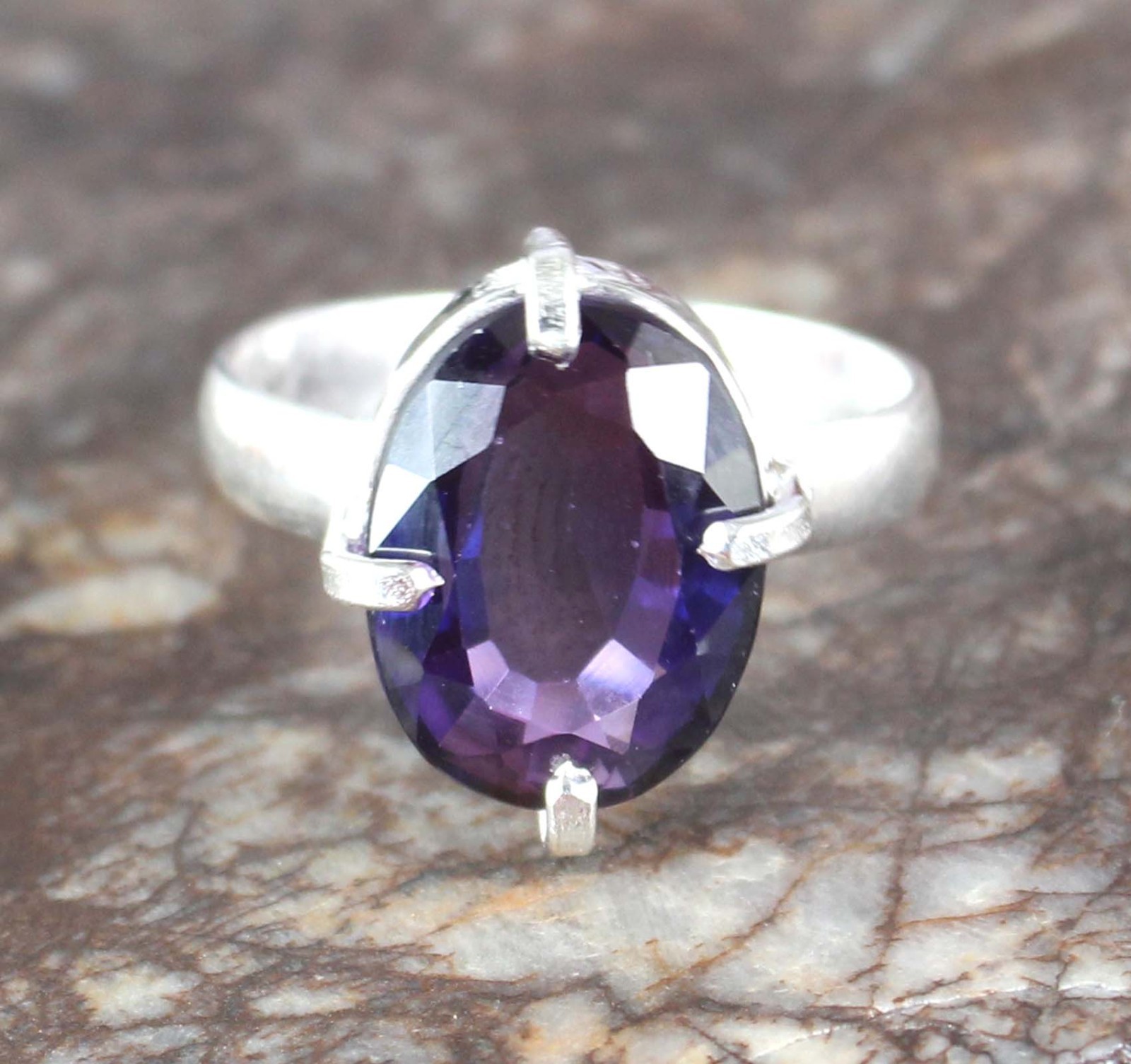 Gemstone Astrological Ring 9.75 Ct Natural Oval Boysenberry Sapphire Certified