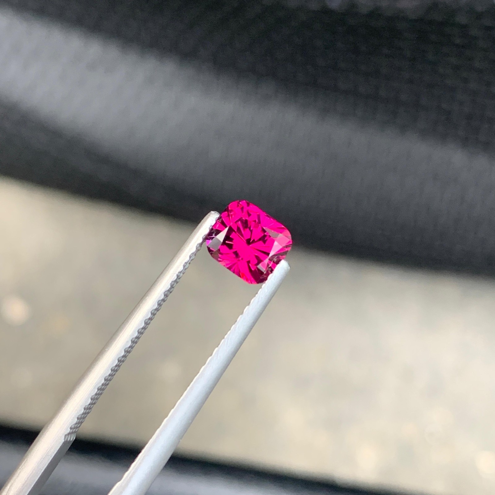 Stunning Top Quality 1.11 CTs Natural malaya Garnet Gemstone.