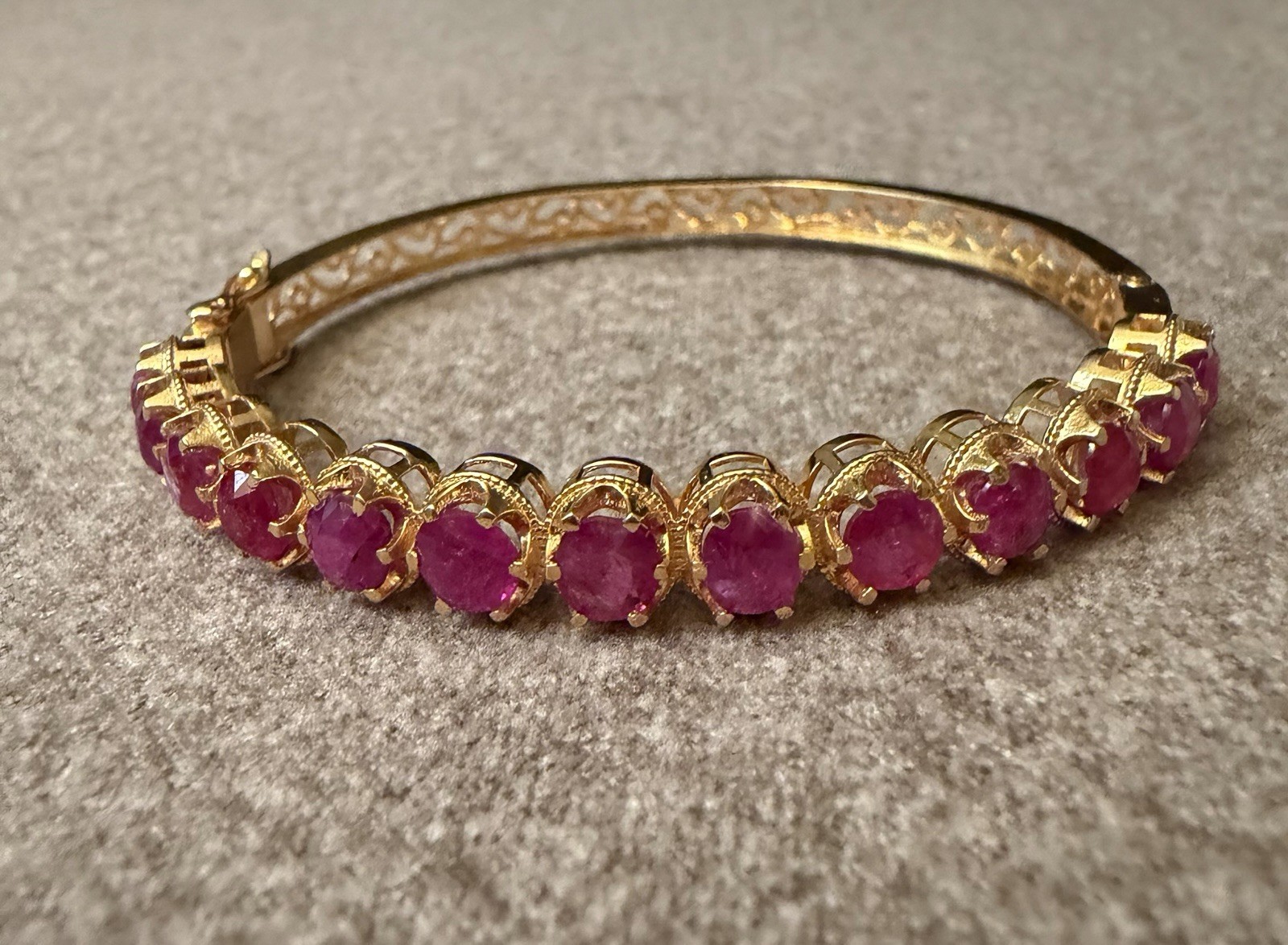 Certified Natural Burma(Mogok) Ruby 18k Y Gold LotusFlower Bracelet Bangel