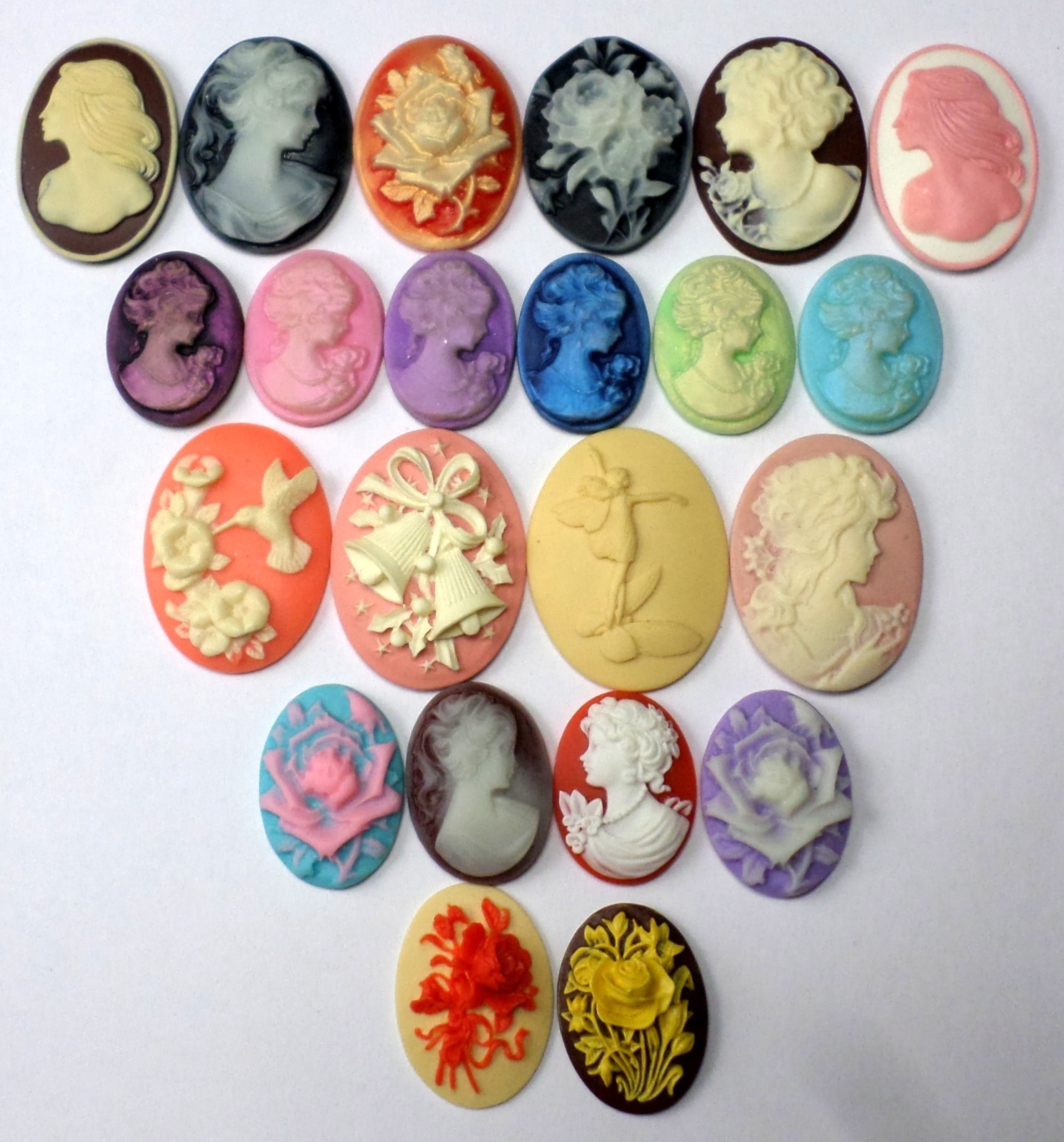 22 of 27-40mm Mixed Lot of Vintage Oval Women Floral Fairies Cameos Cabochons