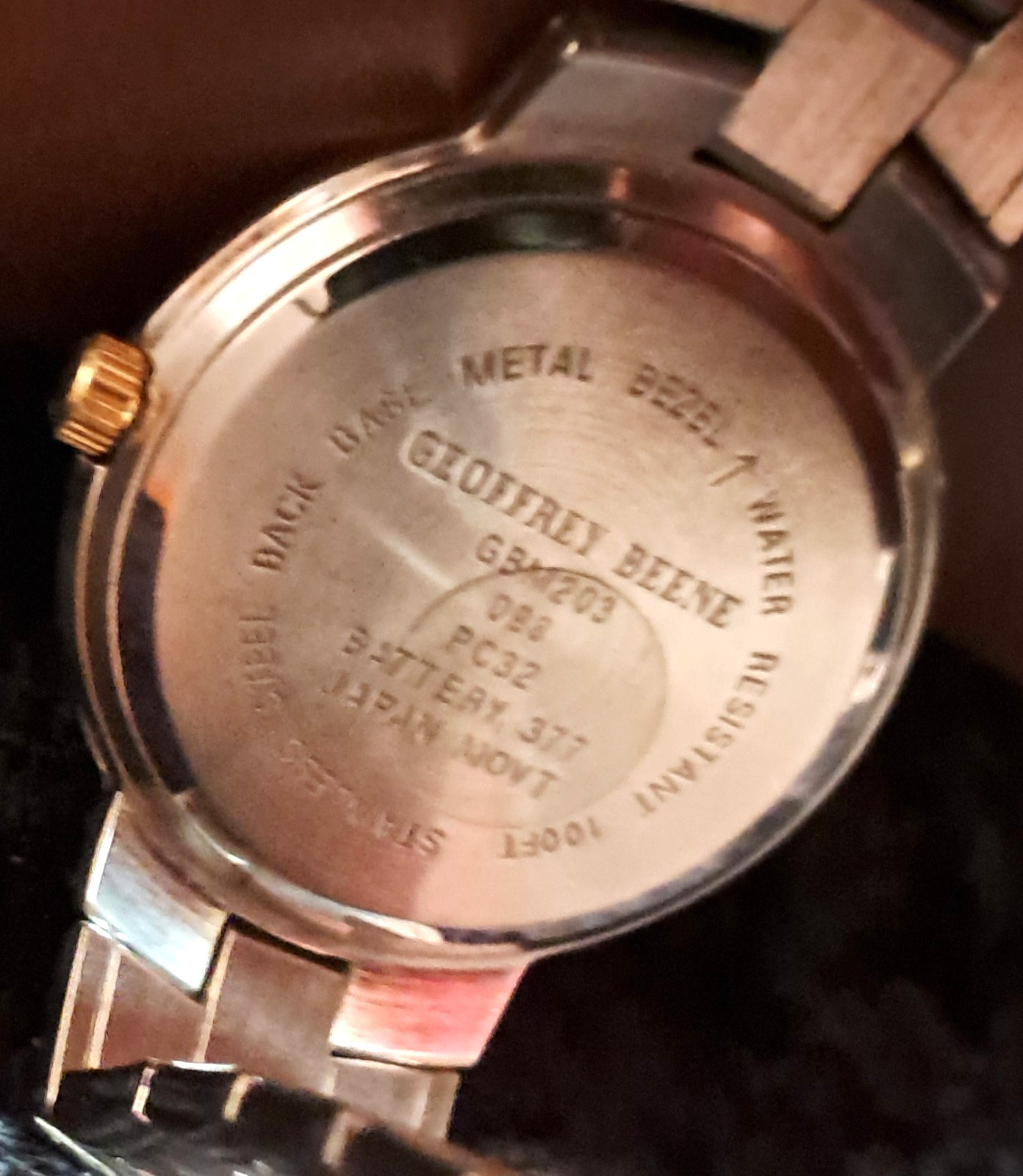 Geoffrey Beene Gold Two-Tone Analog Wristwatch Champagne Dial Pre-Owned