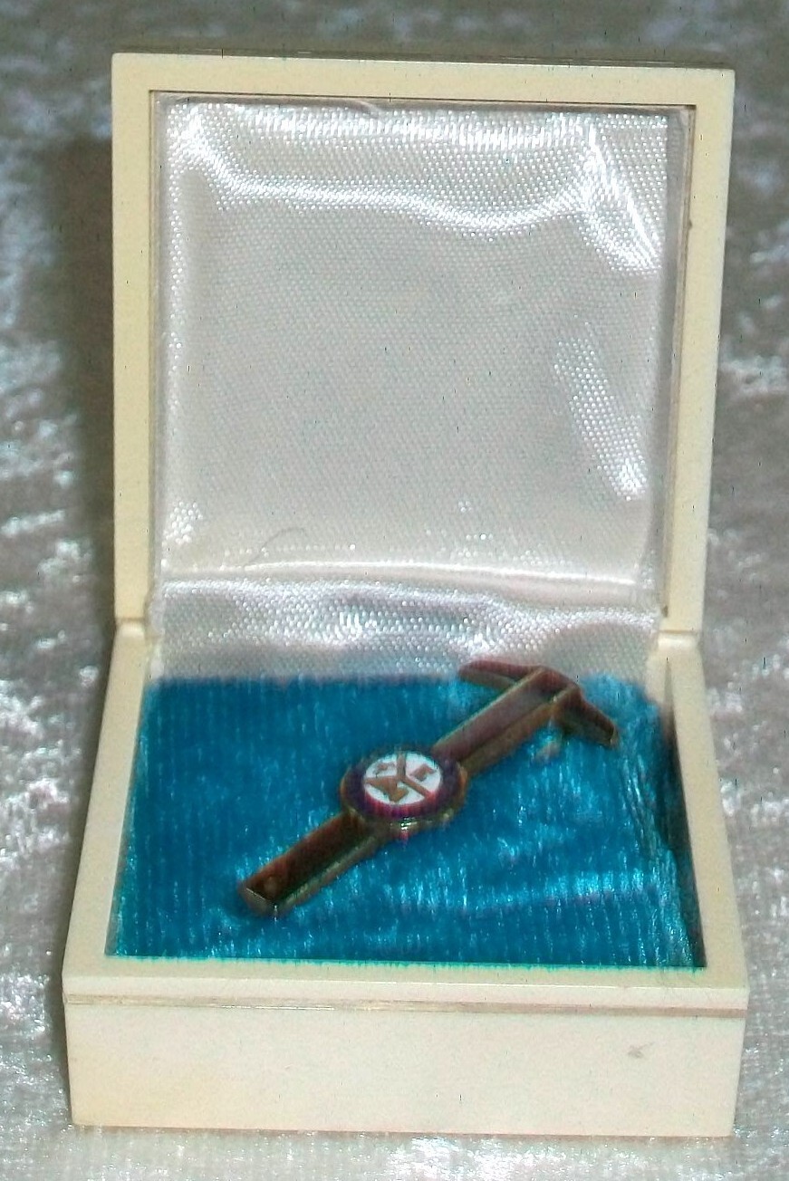 Vintage 1950’s Kinney 24K Gold EP Chicago Technical College T-square Tie Clasp