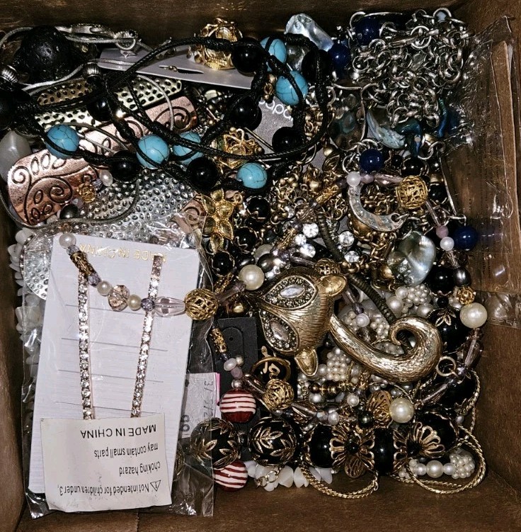 Costume Jewelry Lot ALL WEARABLE 5lbs. Vintage-Mod Treasure Hunt #177