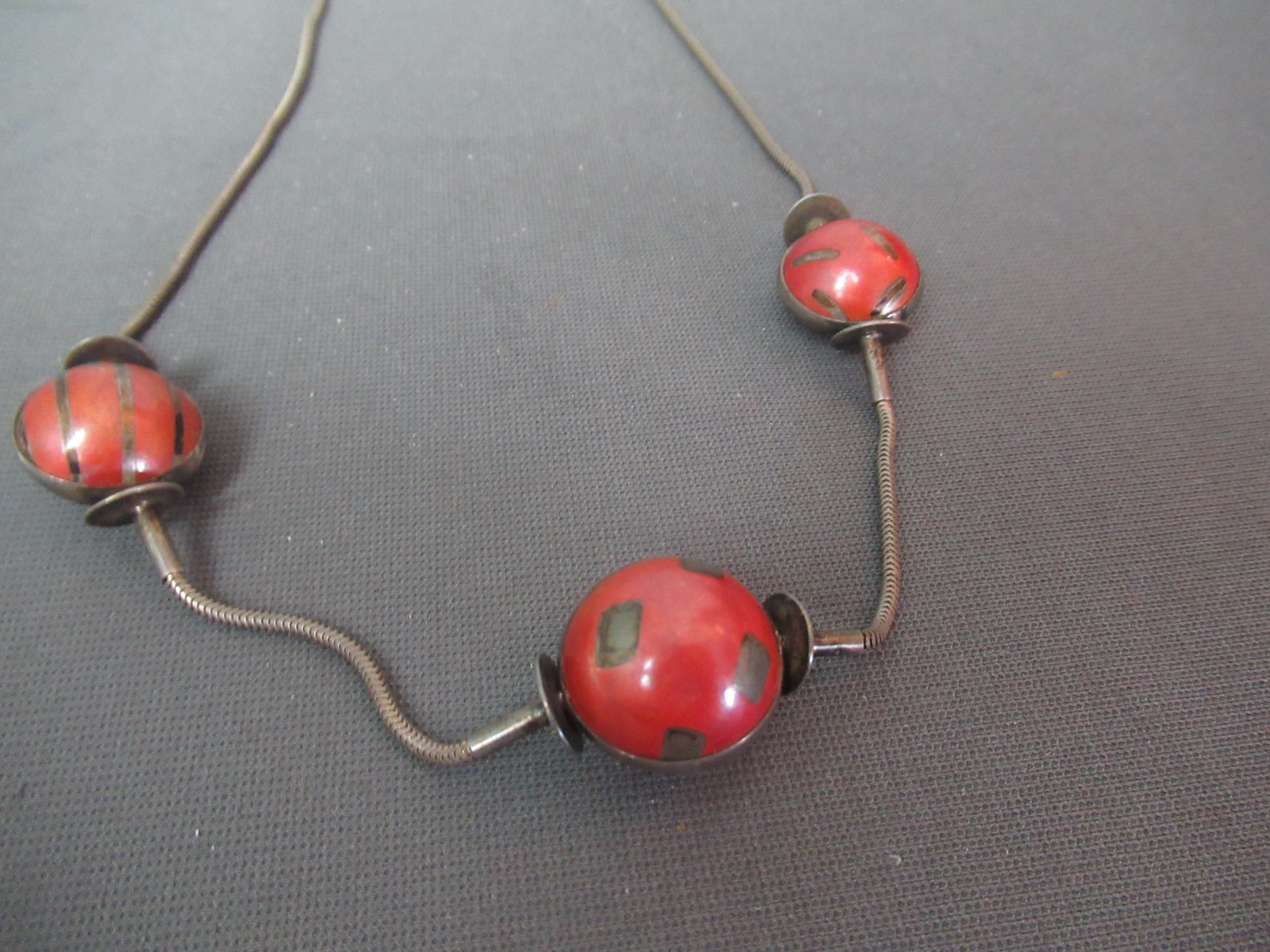 3 Ball Cinnamon & Silver 20” Necklace – Handmade Silver Tone Fittings – i5 dha