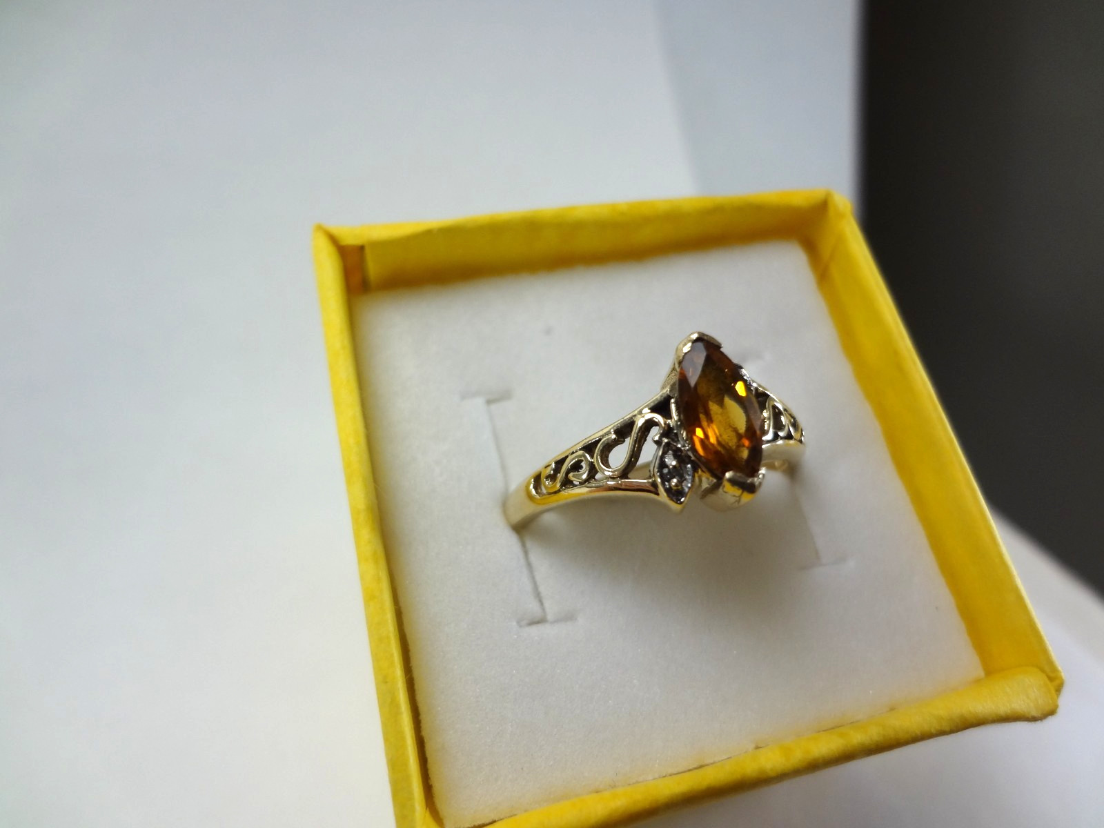 10K SOLID GOLD MADEIRA CITRINE AND DIAMOND RING – 2.36 GRAMS – SIZE 6.75 – F45