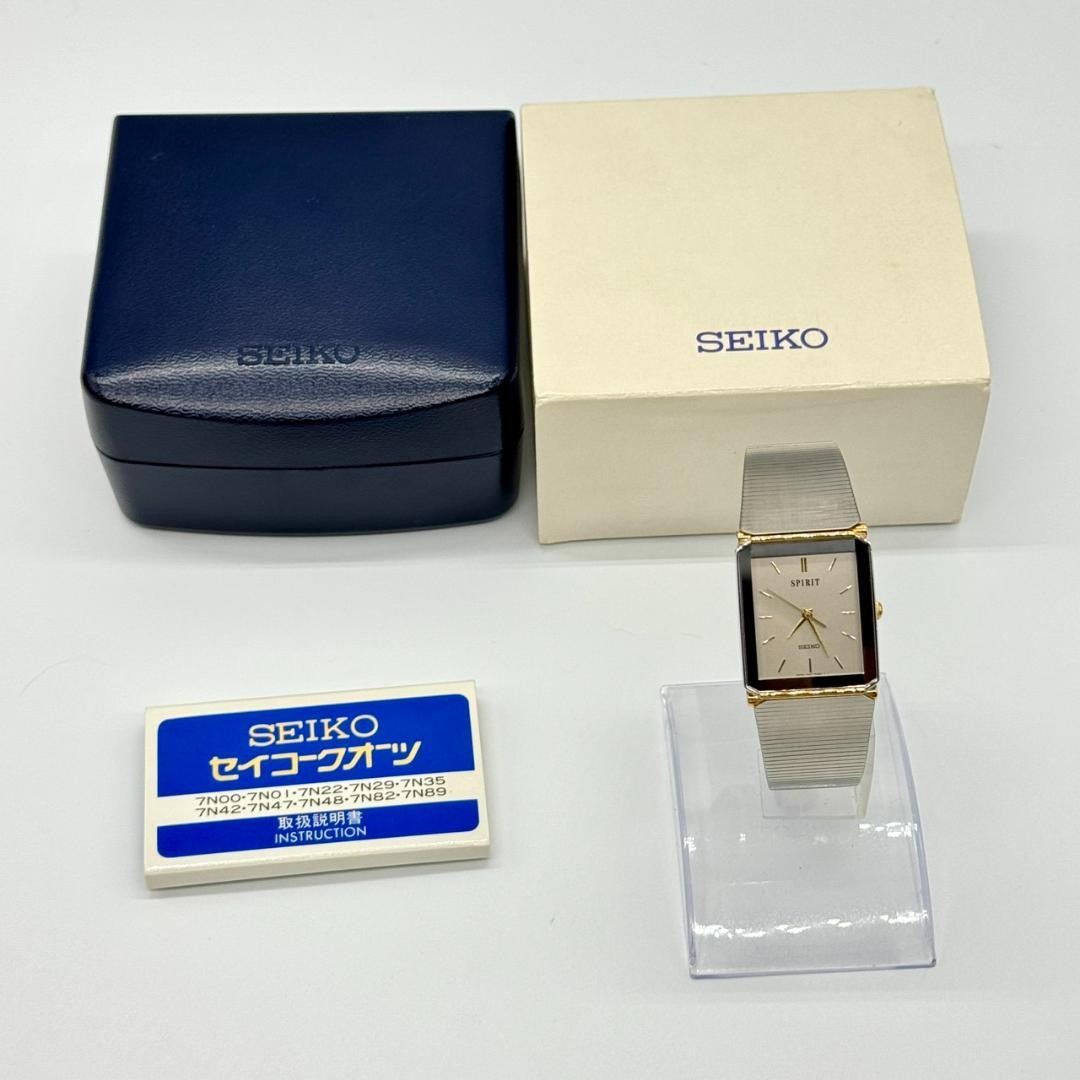 Working condition SEIKO SPIRIT wristwatch, gray dial, 3 hands, with box.