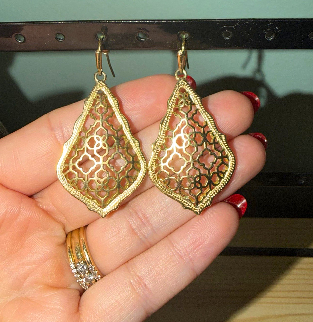 Kendra Scott Gold Teardrop Filigree Dangle Hook Earrings No Stone