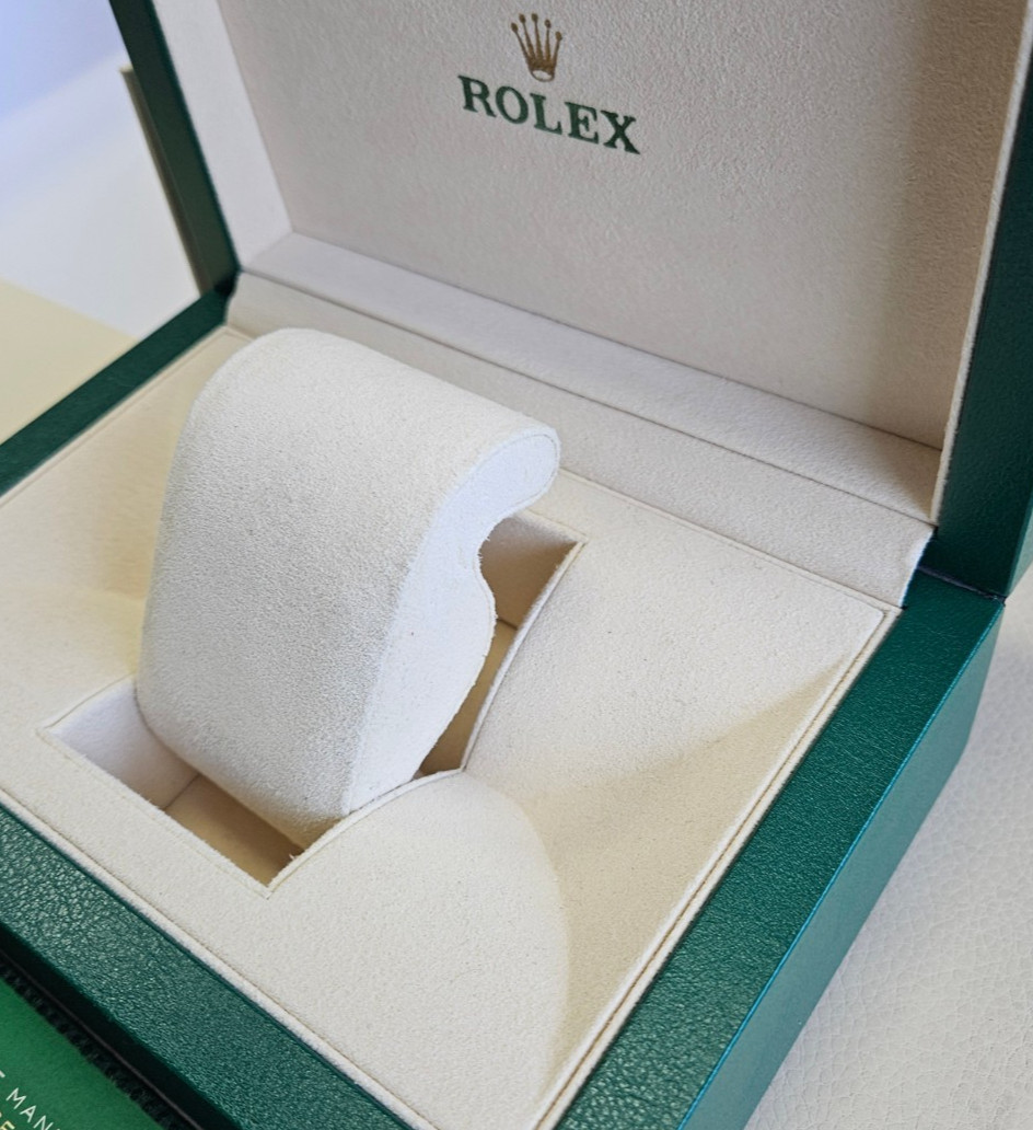 ROLEX GMT MASTER 11 WATCH BOX SET OYSTER M SUIT BRUCE WAYNE