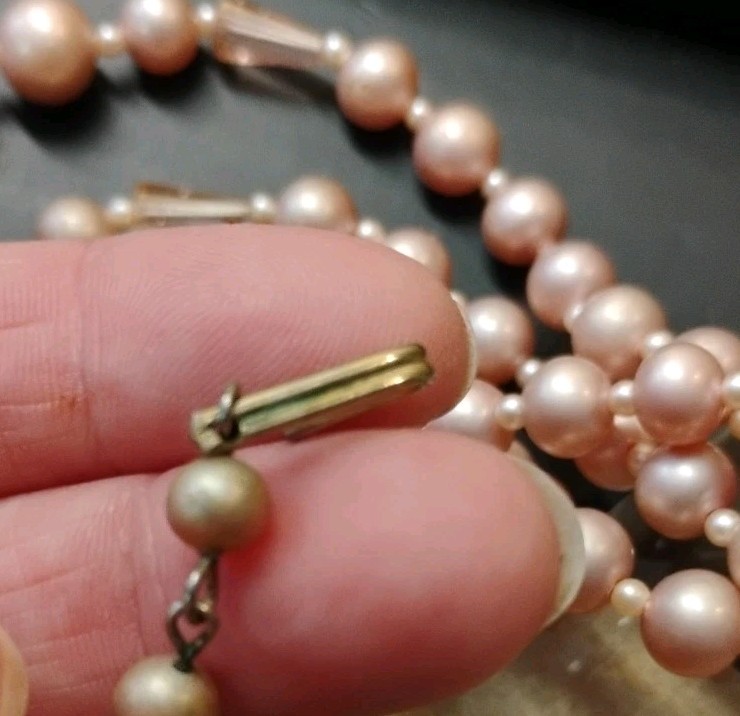 MCM Unsigned 14″+ Dusty Rose Faceted Pink Triple Strand Necklace, Ornate Clasp!