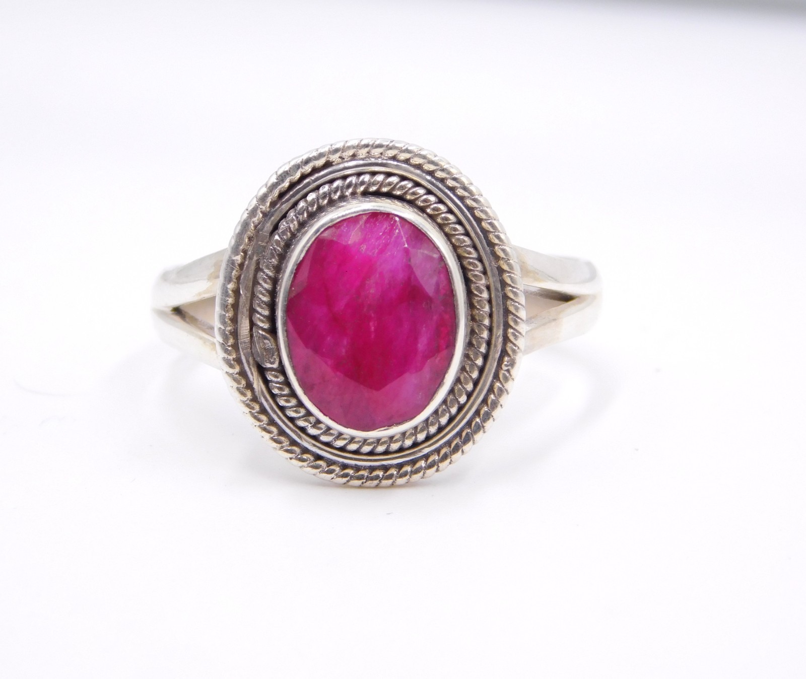 4.40 Gm 925 Solid Sterling Silver Natural Ruby Oval Cut Gemstone Ring Size 9 US