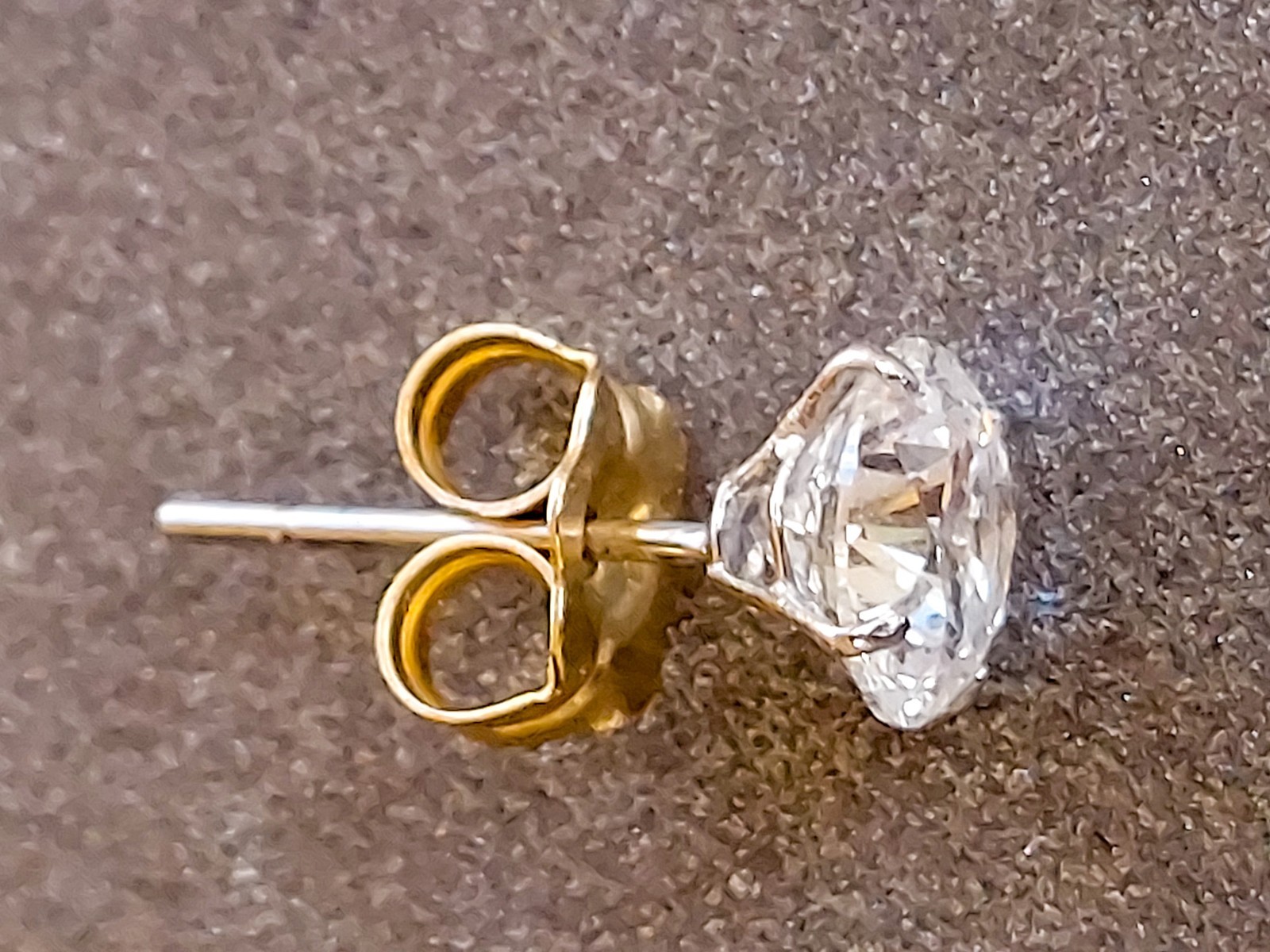 Classic 0.46ct Single Diamond Stud Earring in 14k Gold , Brilliant cut diamond