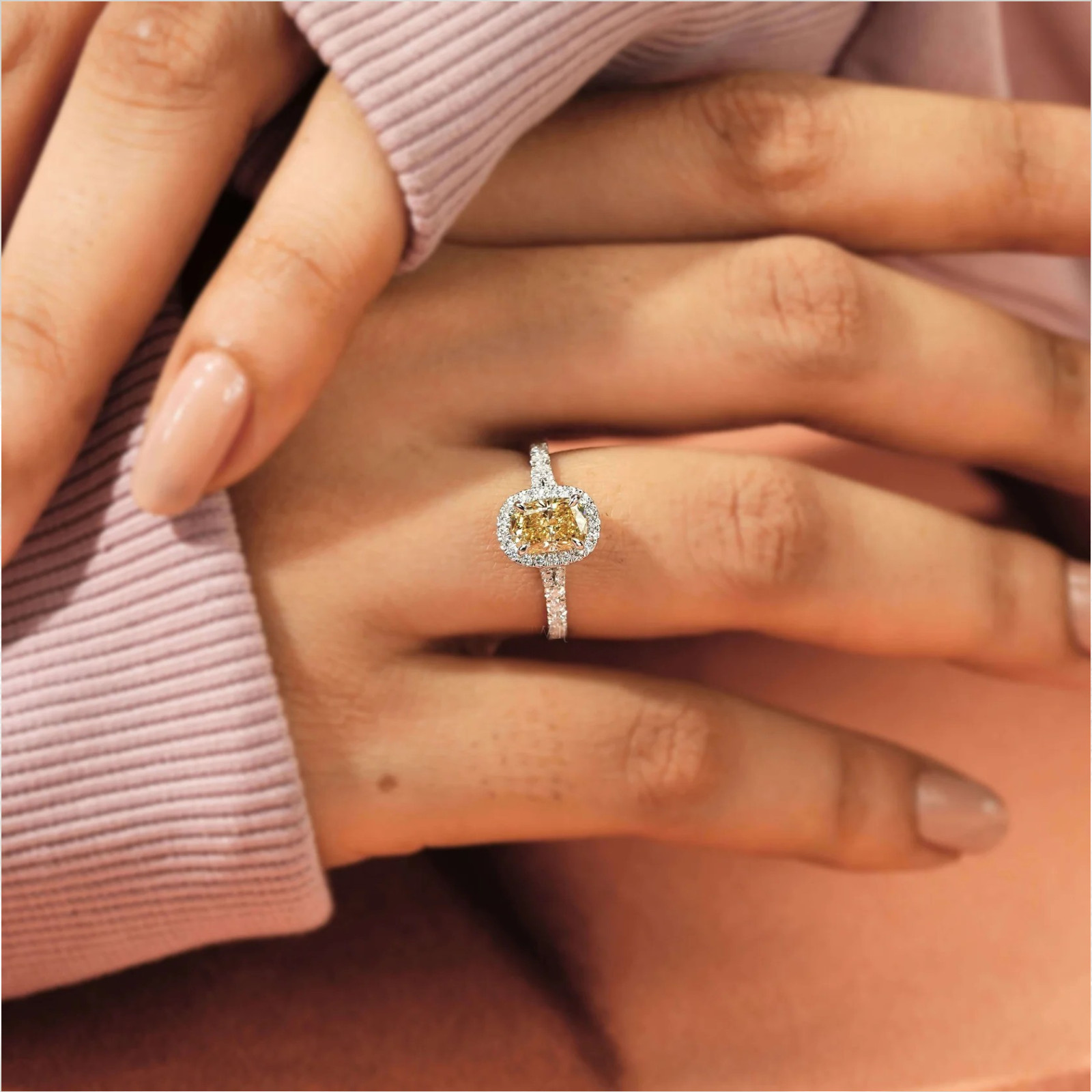 950 Platinum Lab Grown 2.00 Ct Cushion Cut Fancy Intense Yellow Diamond Ring IGI