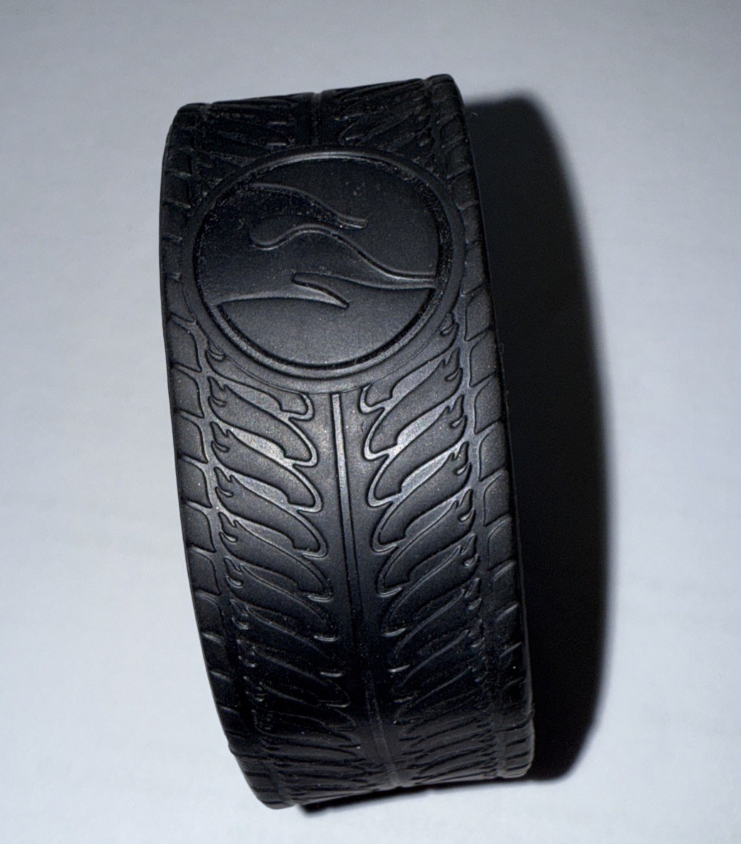 HOT WHEELS KIDS’ WRISTWATCH, WATCH – BLACK RUBBER “TIRE TREAD” BAND- M00