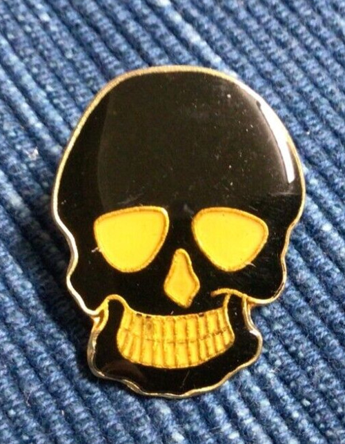 NEW NOS Skull Head Black Yellow Enamel Lapel Pin 1″ Button For Bag Jacket ~890A