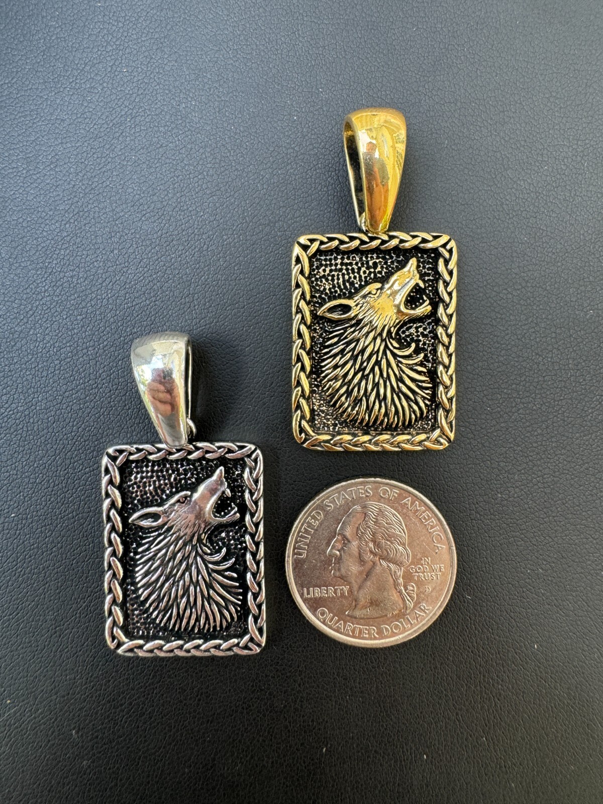 Solid 925 Silver / Gold Plated Oxidized Howling Lone Wolf Pendant Necklace