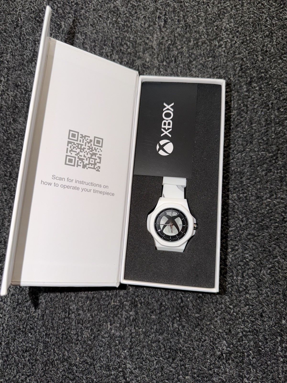 MSTR Spy x Family CODE: White Quartz Analog 12-Hour Wristwatch w/ Box