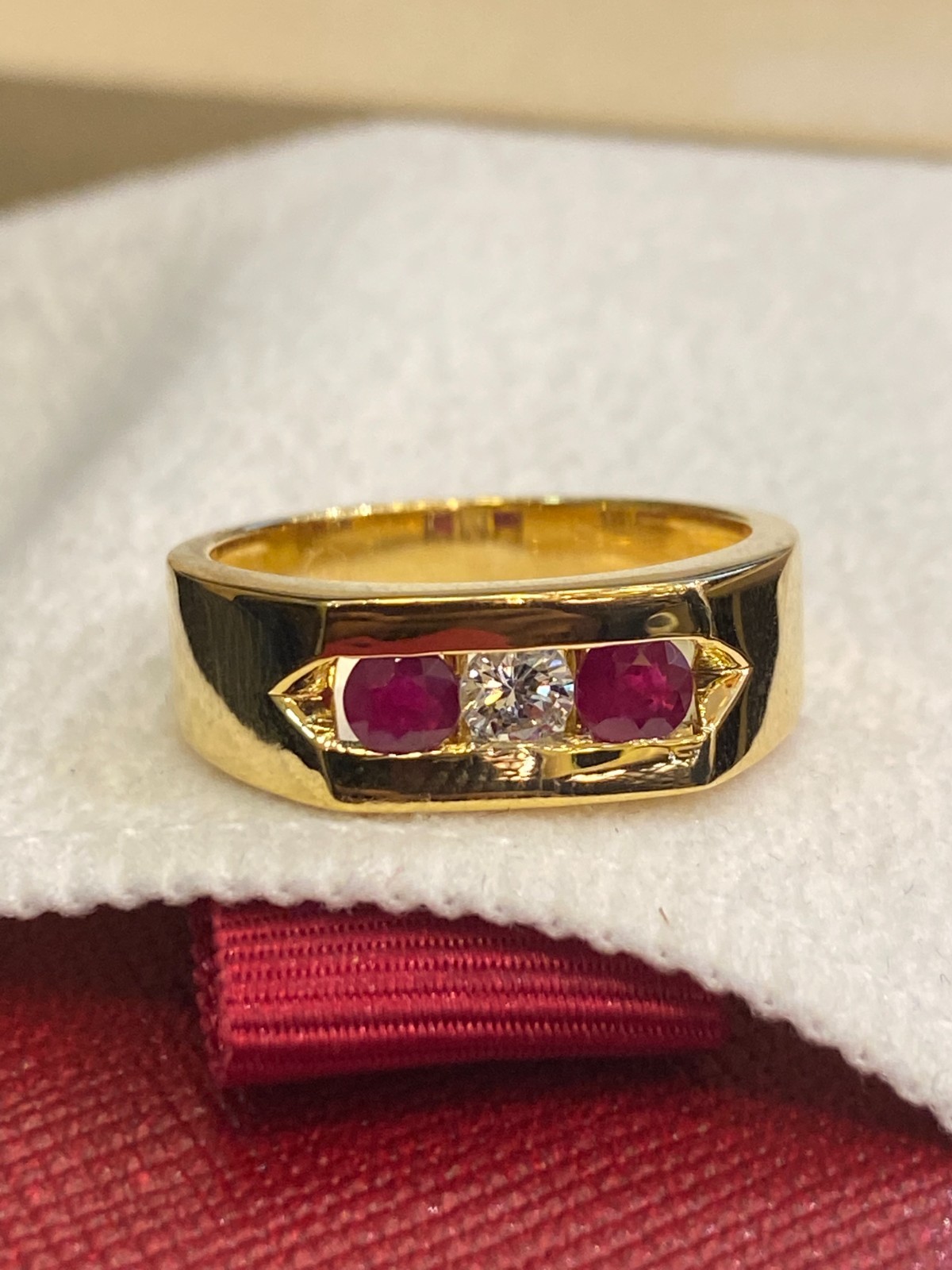 0.70 Cts Round Brilliant F/VS1 Diamonds Channel Set Ruby Men’s Ring In 18K Gold