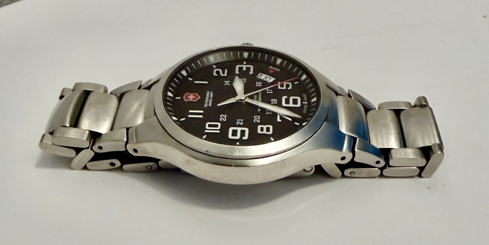 Rare 24133 Victorinox Swiss Army Base Camp 40mm Men’s Watch PARTS or REPAIR