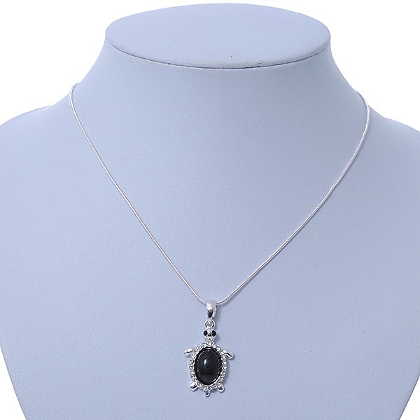 Small Crystal ‘Turtle’ Pendant With Silver Tone Snake Chain – 40cm Length/ 7cm