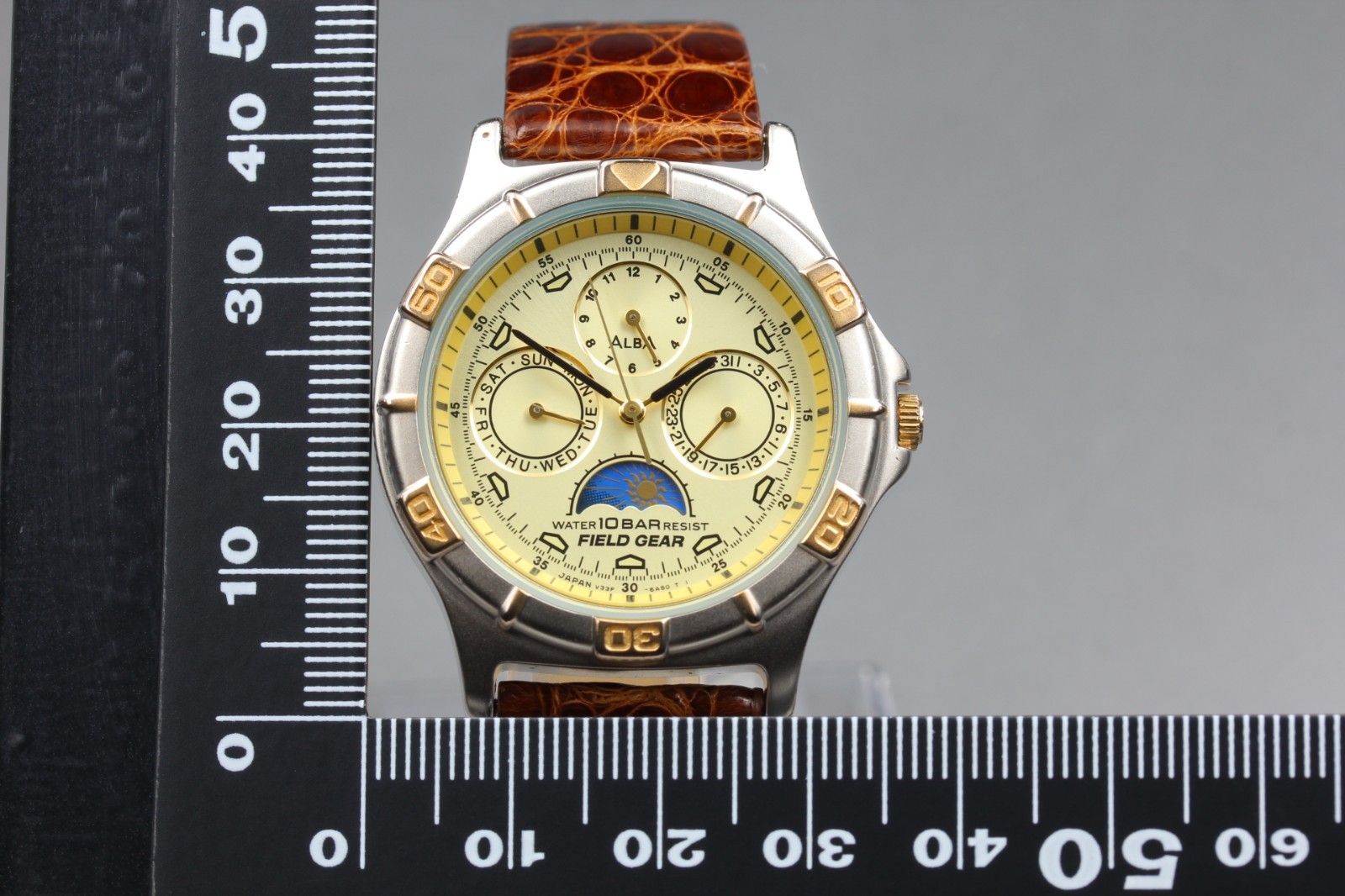 Vintage 1991 [Near MINT] SEIKO Alba V33F-6A80 SUN & Moon Phase QZ Men’s Japan