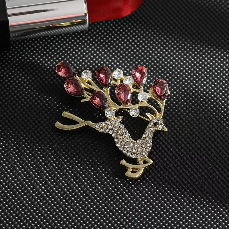 Retro Deer Brooch Pin Rhinestone Animal Jewelry Accessory Women Gift