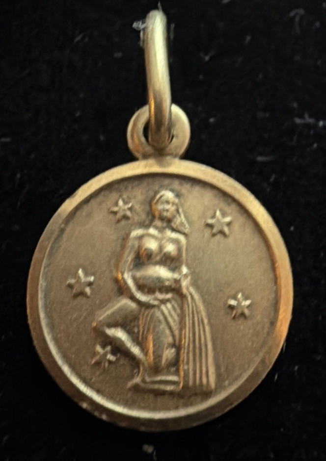 Vintage Collectible 14k Solid Gold Zodiac Aquarius Charm Pendant Necklace Italy