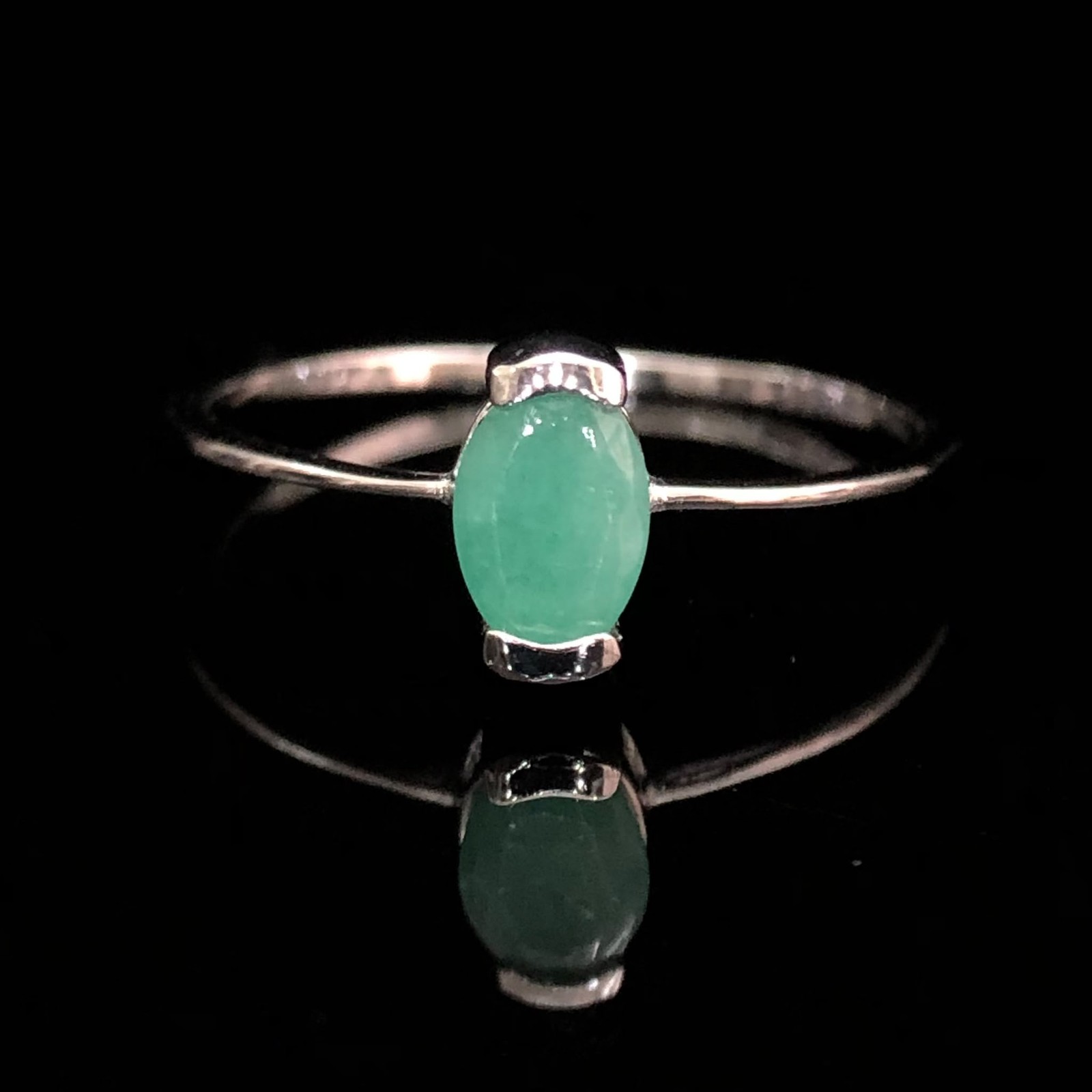Natural Emerald Gemstone 925 Sterling Silver Ring Oval Top Rich Green 7.5