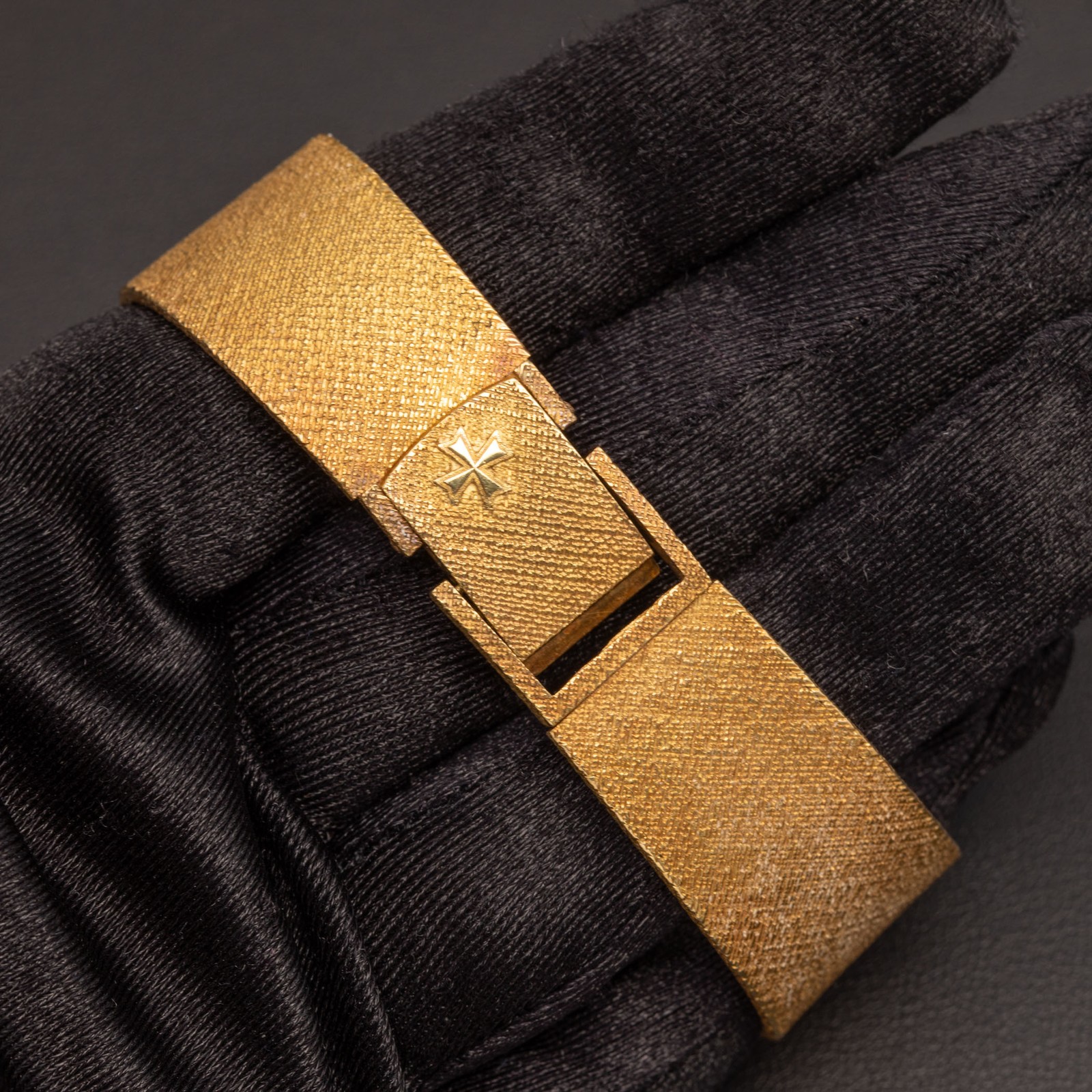 Vacheron & Constantin Patrimony Ultra Thin 18K Yellow Gold 32mm 6352